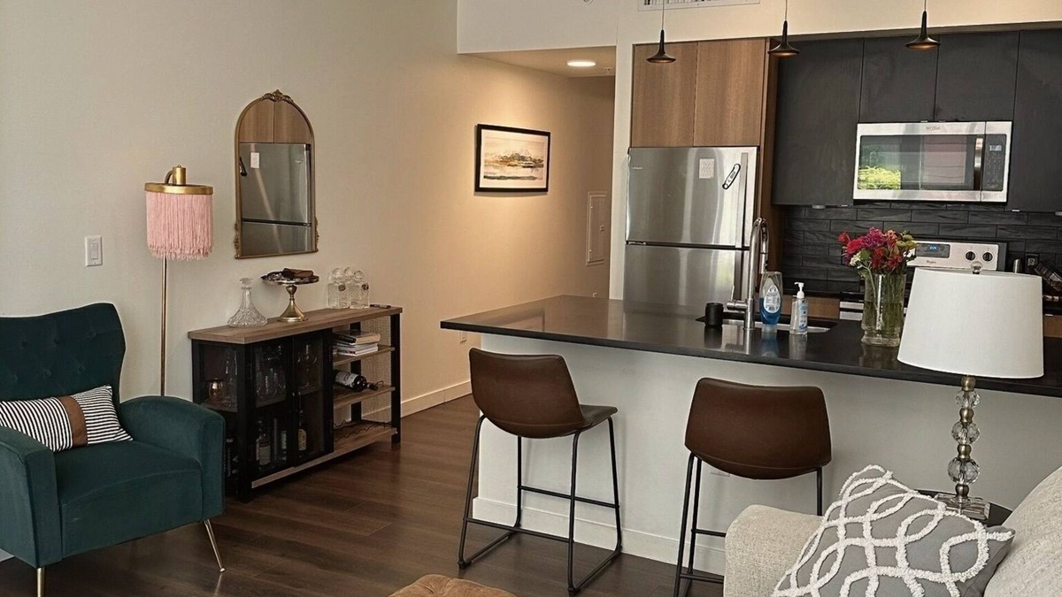 LoDo Apartment | LODO 1-bedroom Designer Apartment Meets Mile High Charm