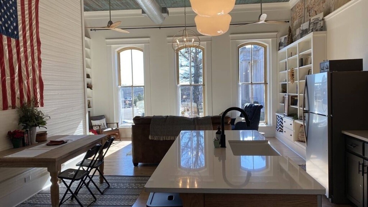 Huntingdon Apartment | Loft 163 (Historic Downtown building)