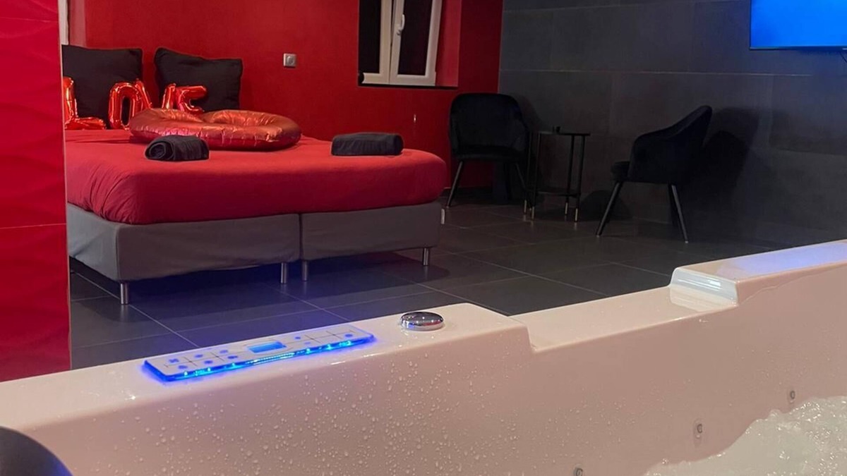Hoenheim Apartment | Loft 55 m2 Jacuzzi Billard Terrasse 15 min Hyper Centre Strasbourg