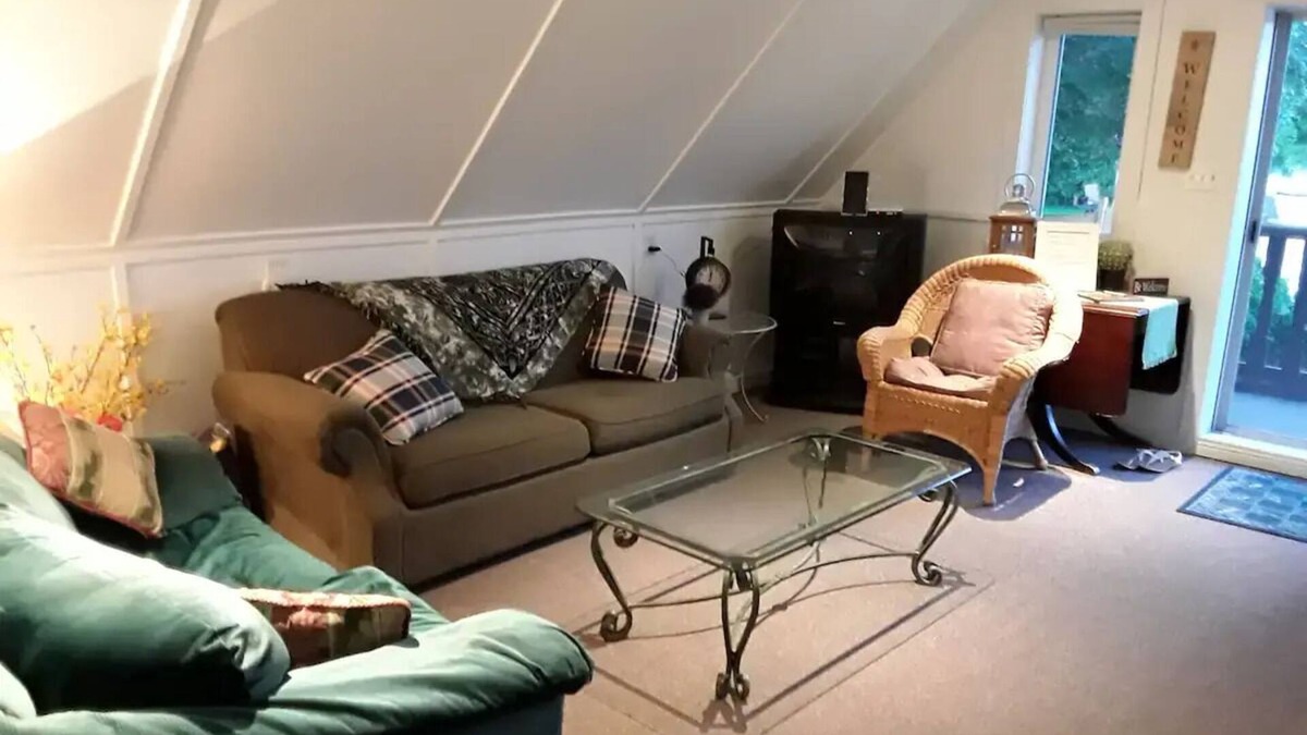 Lancaster Boat Rental | Loft above boathouse
