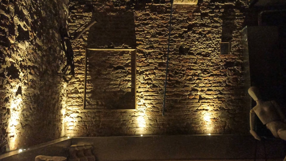 Ferrara Historic Centre Apartment | Loft & Art