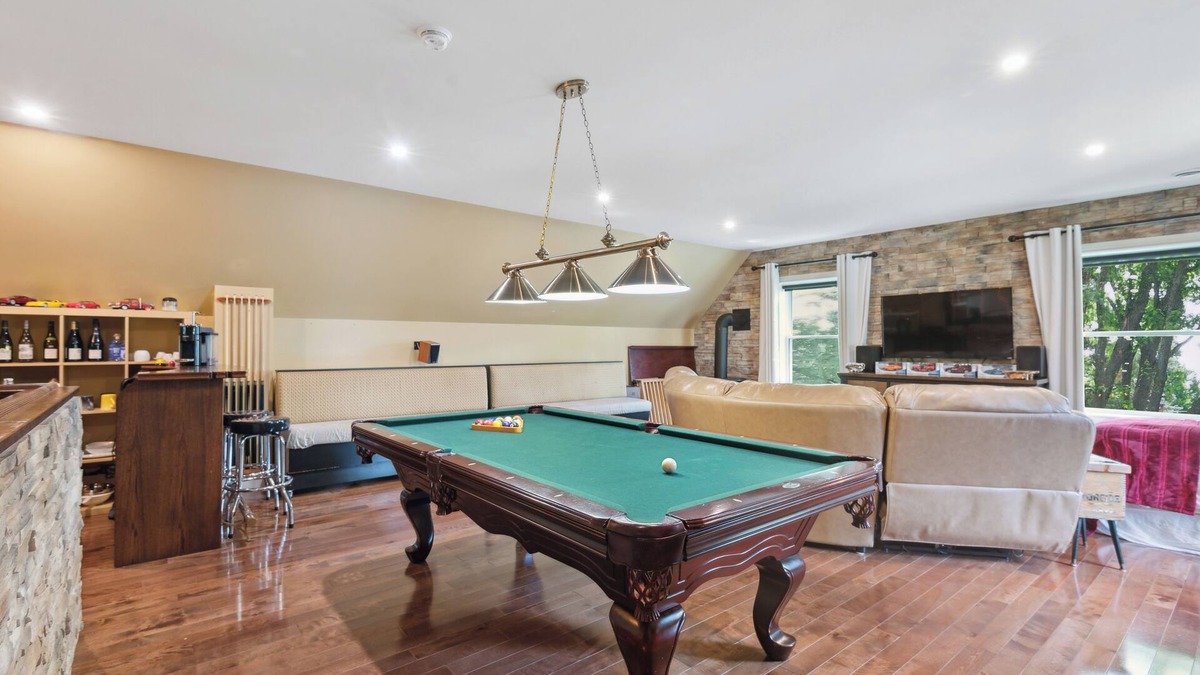 Magog Apartment | Loft Avec Foyer, Billard, Cinéma Maison et +
