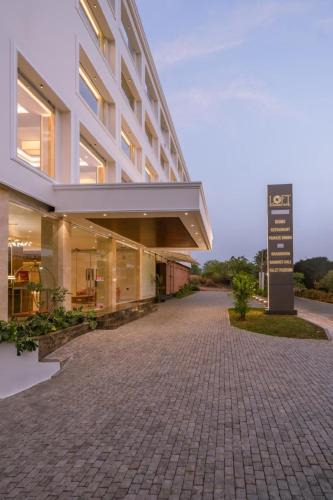 Kakkanad Hotel | Loft Business Hotel