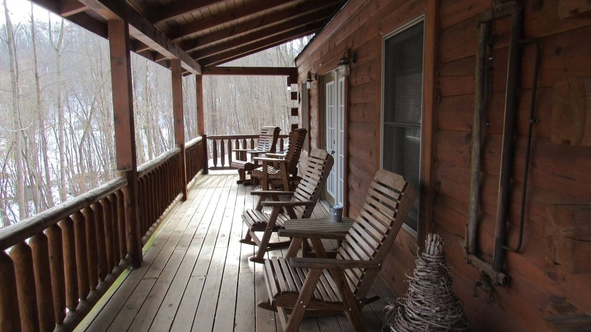 Laurelville Cabin | Loft cabin 2-4 guests Hocking Hills - Tar hollow