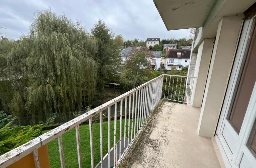 Lisieux Apartment | Loft calme sur la rivière avec parking