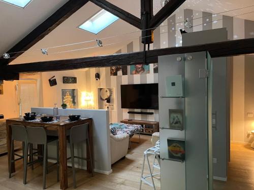Centro Storico House | Loft con parcheggio privato in Centro - Movie Loft Art