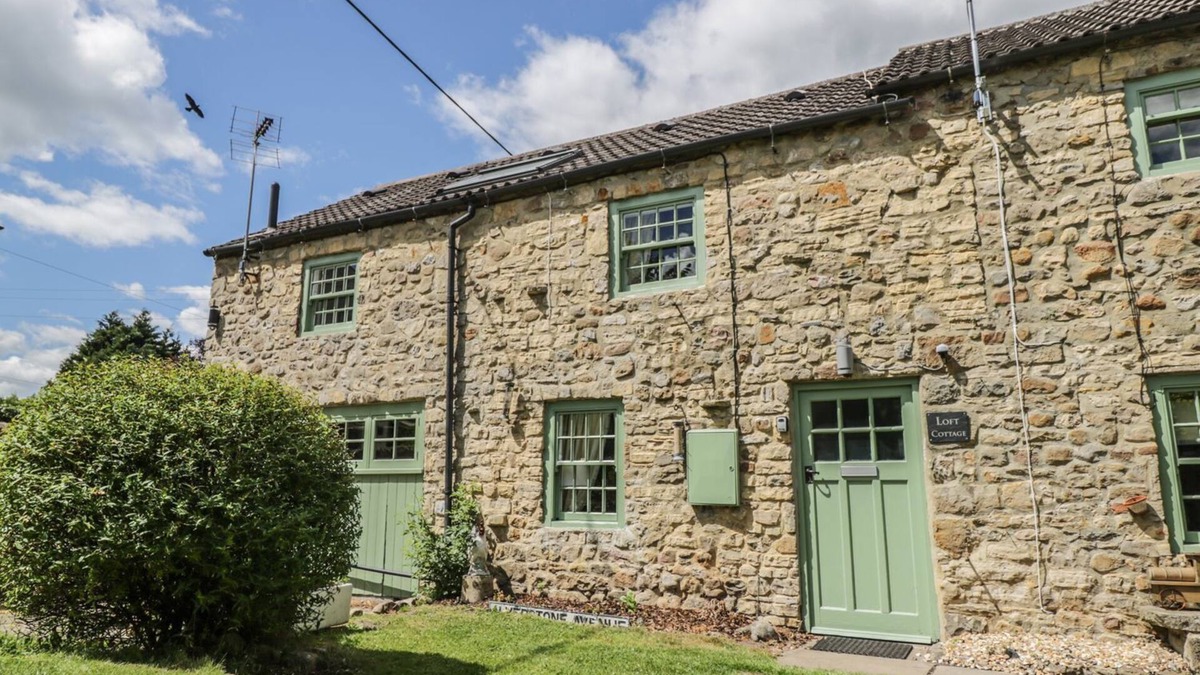 Bedale Cottage | LOFT COTTAGE, pet friendly, luxury holiday cottage in Bedale
