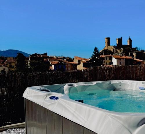 Foix Apartment | LOFT et SPA sous les étoiles