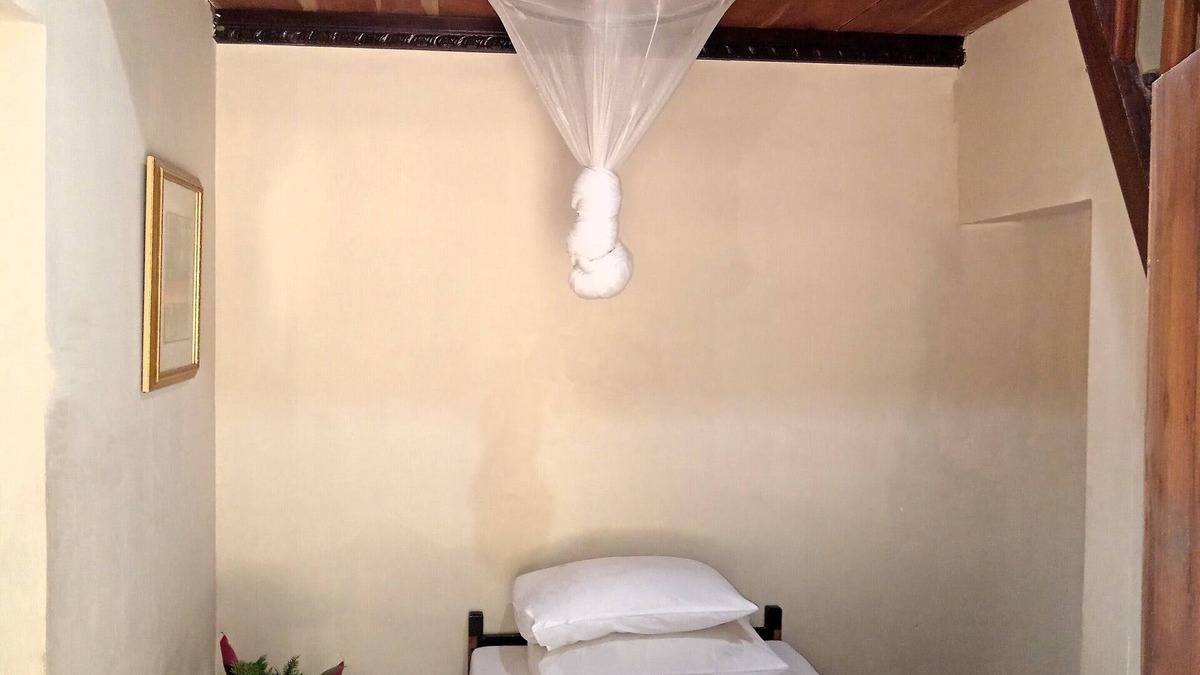 Habarana Cabin | Loft for 3 - Eagles Wing's Guest House