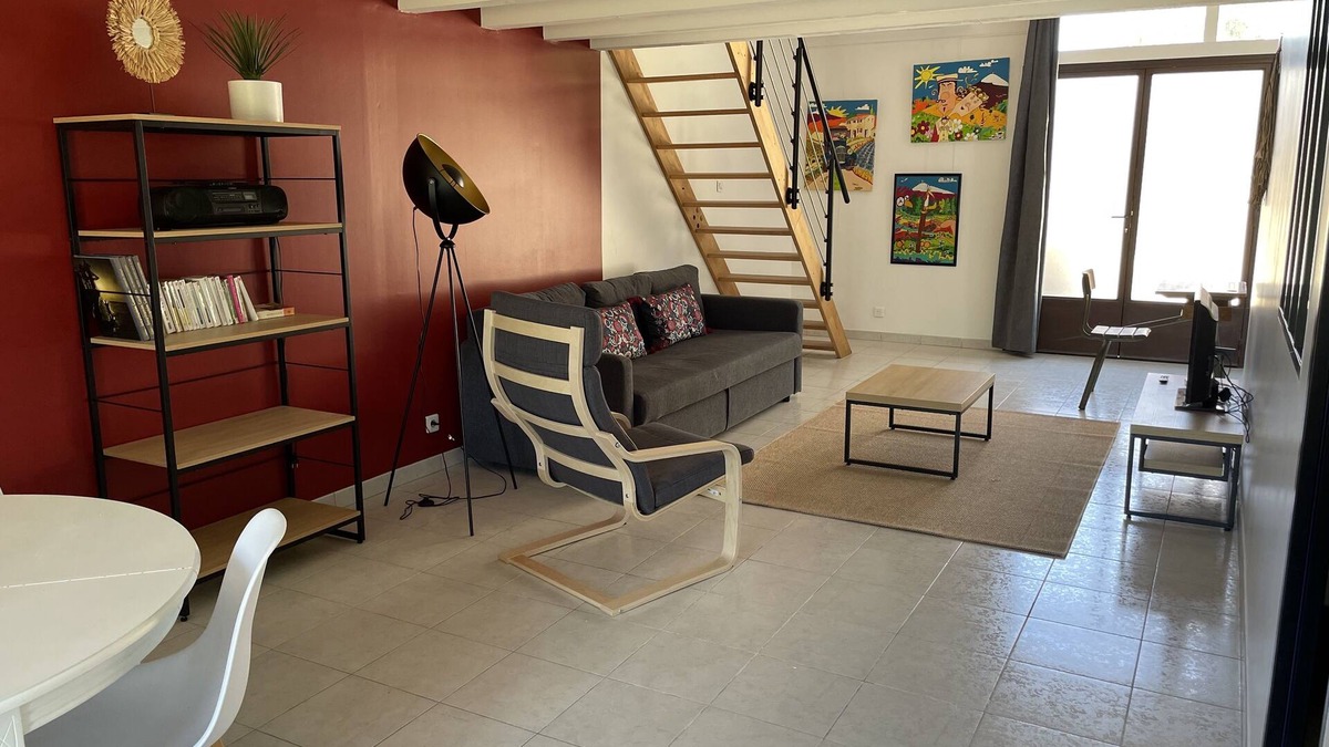 Carpentras House | Loft in renovated former artist's studio, with garden