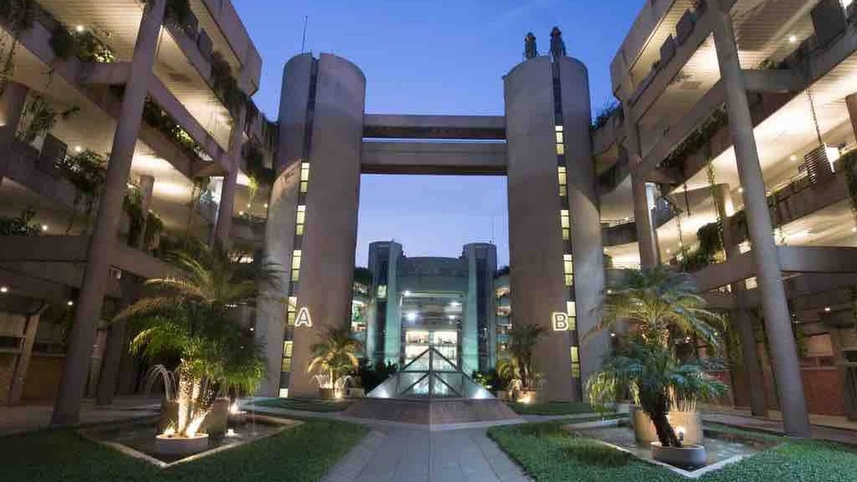 Zouk El Kharab Apartment | Loft in Siwar-Zouk- 2 minutes from hotel Le Royal-Dbayeh- by car
