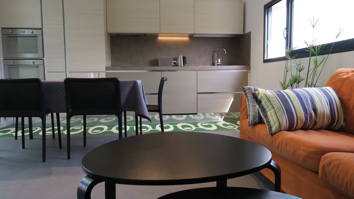 Venelles Apartment | LOFT IN THE HEART OF THE VILLAGE, IN THE COUNTRY, 10MN FROM AIX