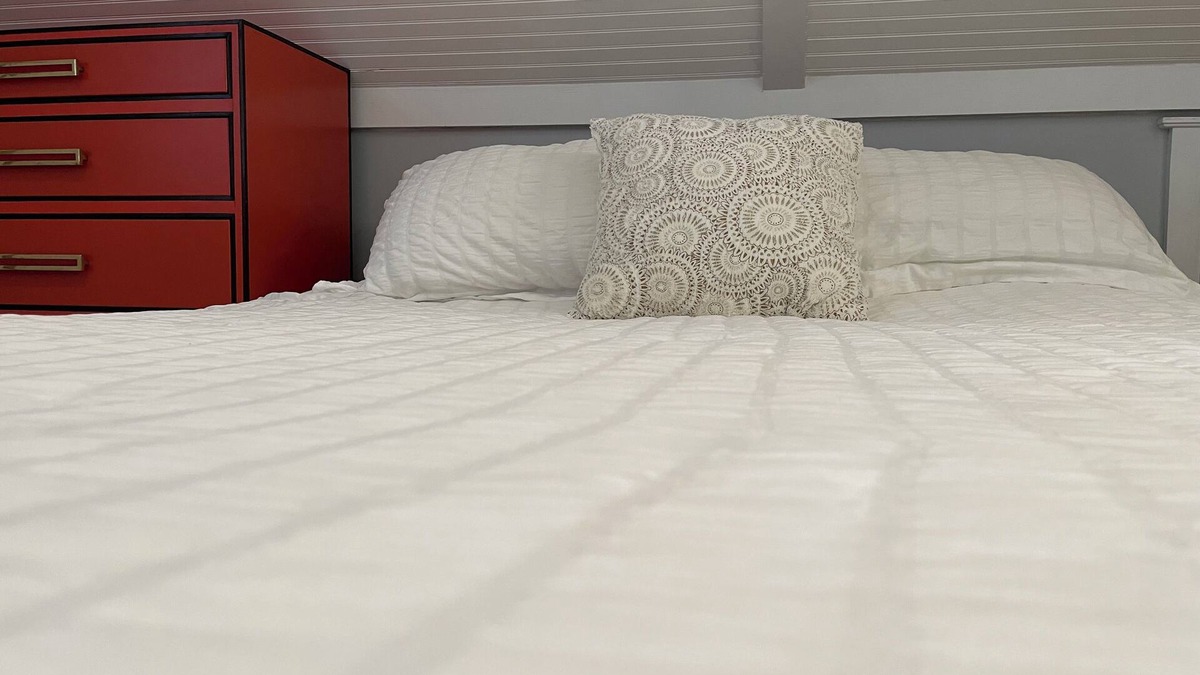 Mayhew House | Loft in the Trees, Resort style outdoor pool/hot tub, washer/dryer pet friendly