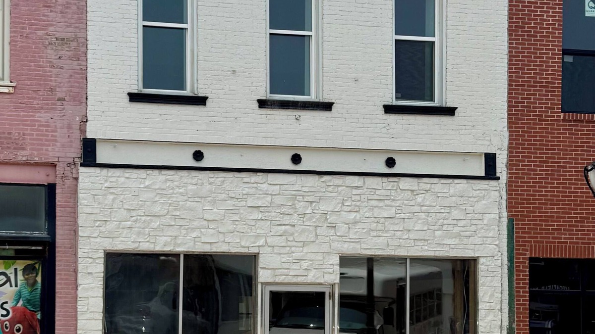 Litchfield Apartment | Loft Living - Small Town Charm n3-bedroom loft in beautiful Downtown Litchfield