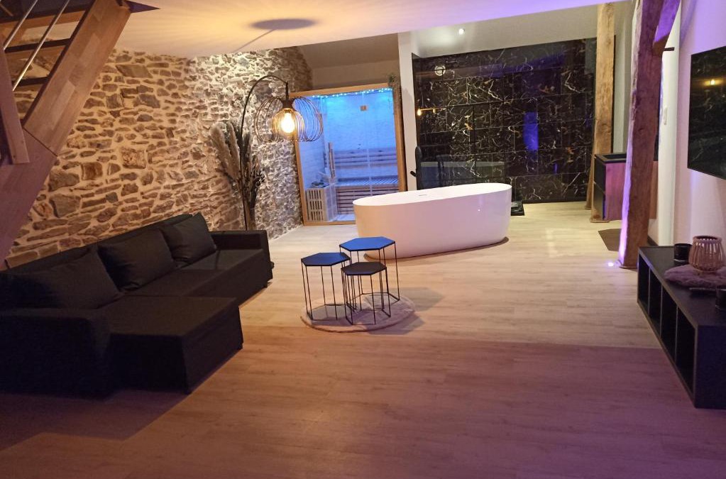 Basse-Bodeux Apartment | Loft noir (baignoire balnéo et sauna)