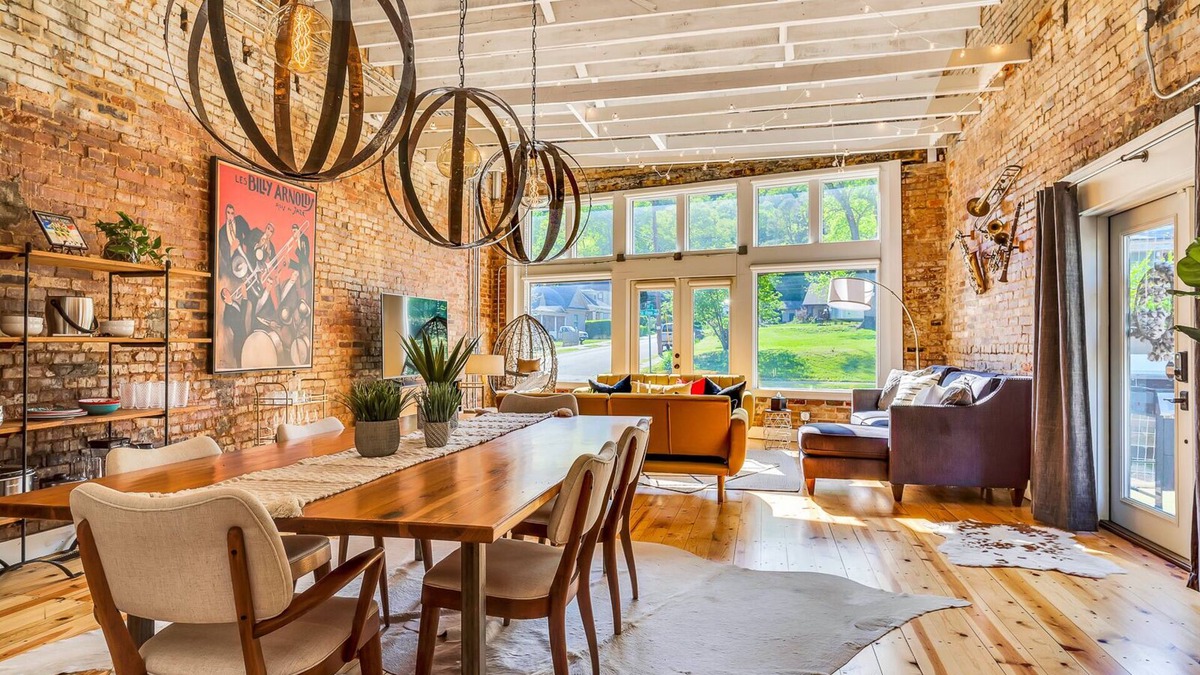 St. Elmo Improvement League House | Loft on St. Elmo Avenue - CLOSE to Downtown | 1 Bed, 1 Bath