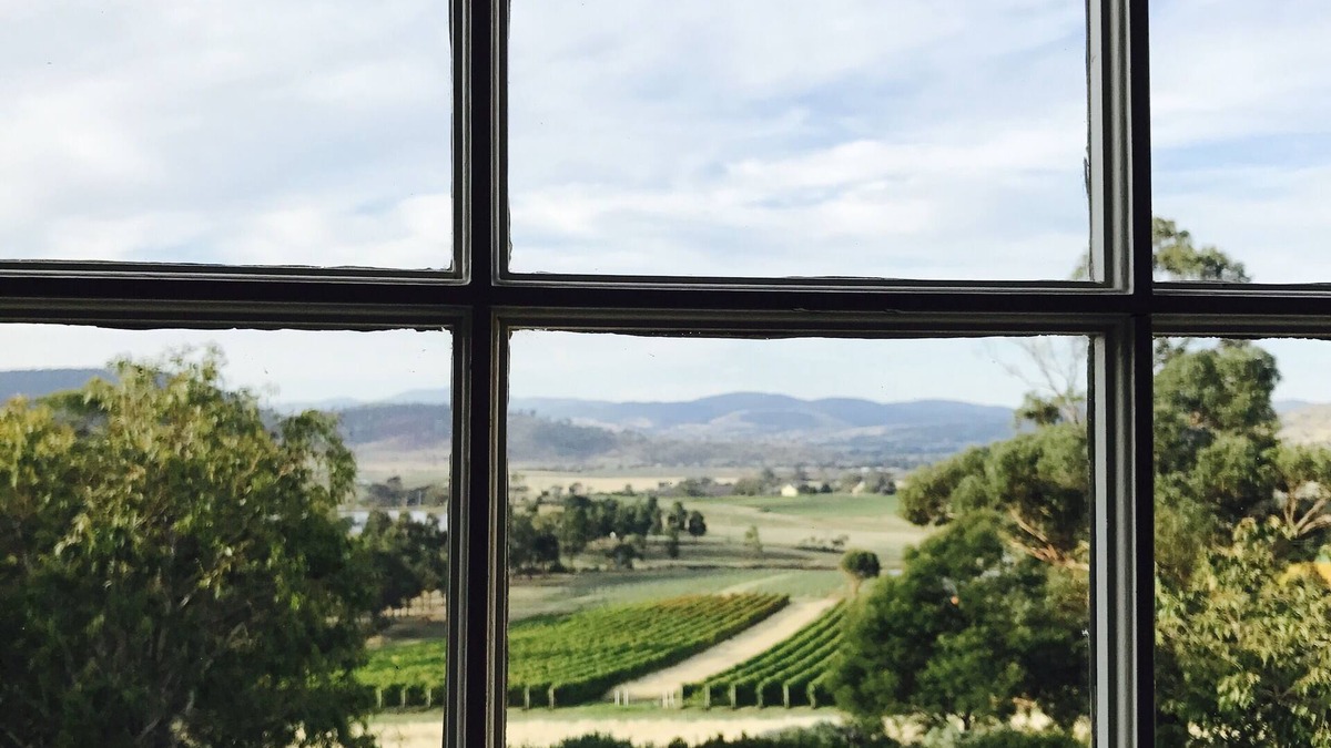 Richmond House | Loft Over The Vines - private relaxing escape