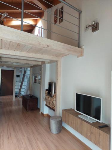 Tirano Apartment | Loft Tirano centro storico - open space Adele