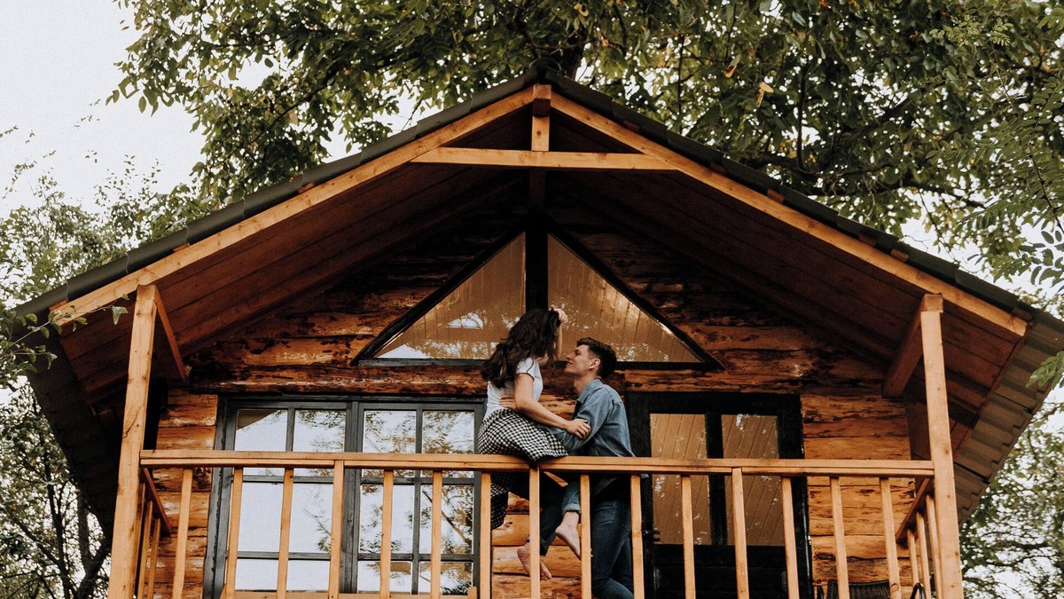 Pesteana Ski Chalet | Loft Treehouse