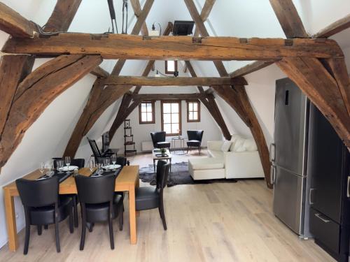 University District Apartment | Loft with big terrace city center MEIR