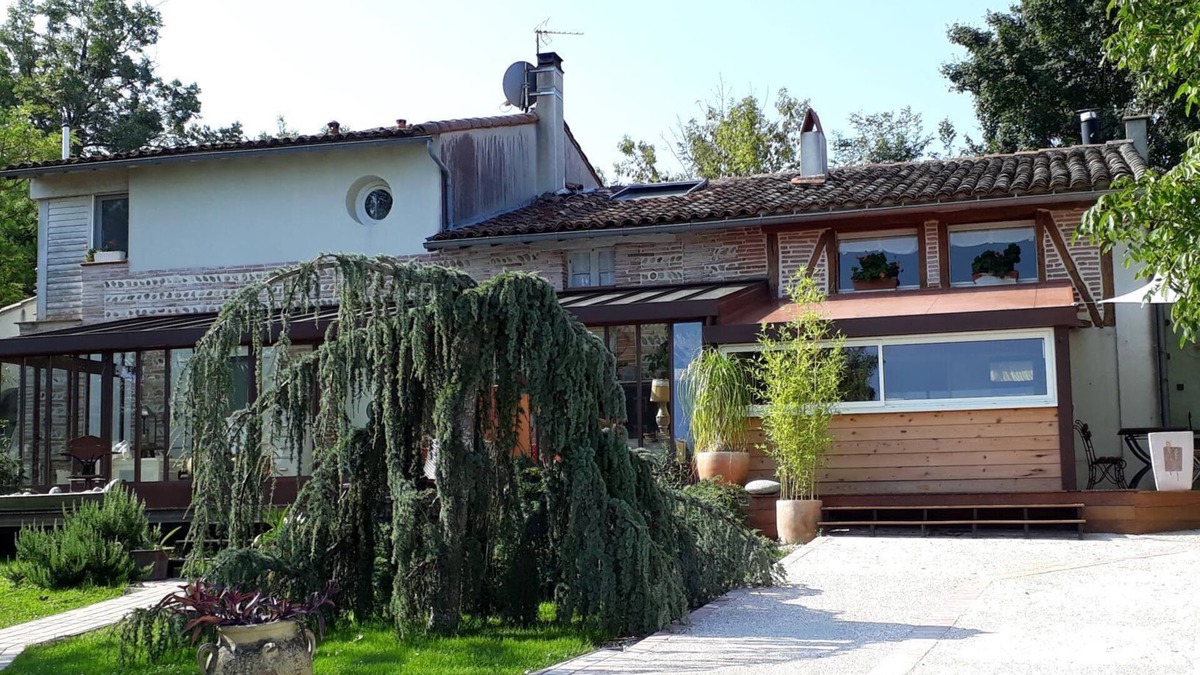 Esperce Cottage | LOFT WITH POOL IN AN AUTHENTIC BARN IN THE HEART OF NATURE