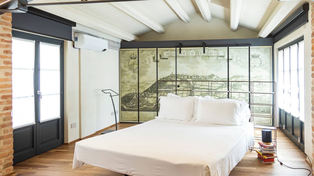 Mondovi Apartment | Loft with timeless splendor in the historic center of Mondovi Piazza
