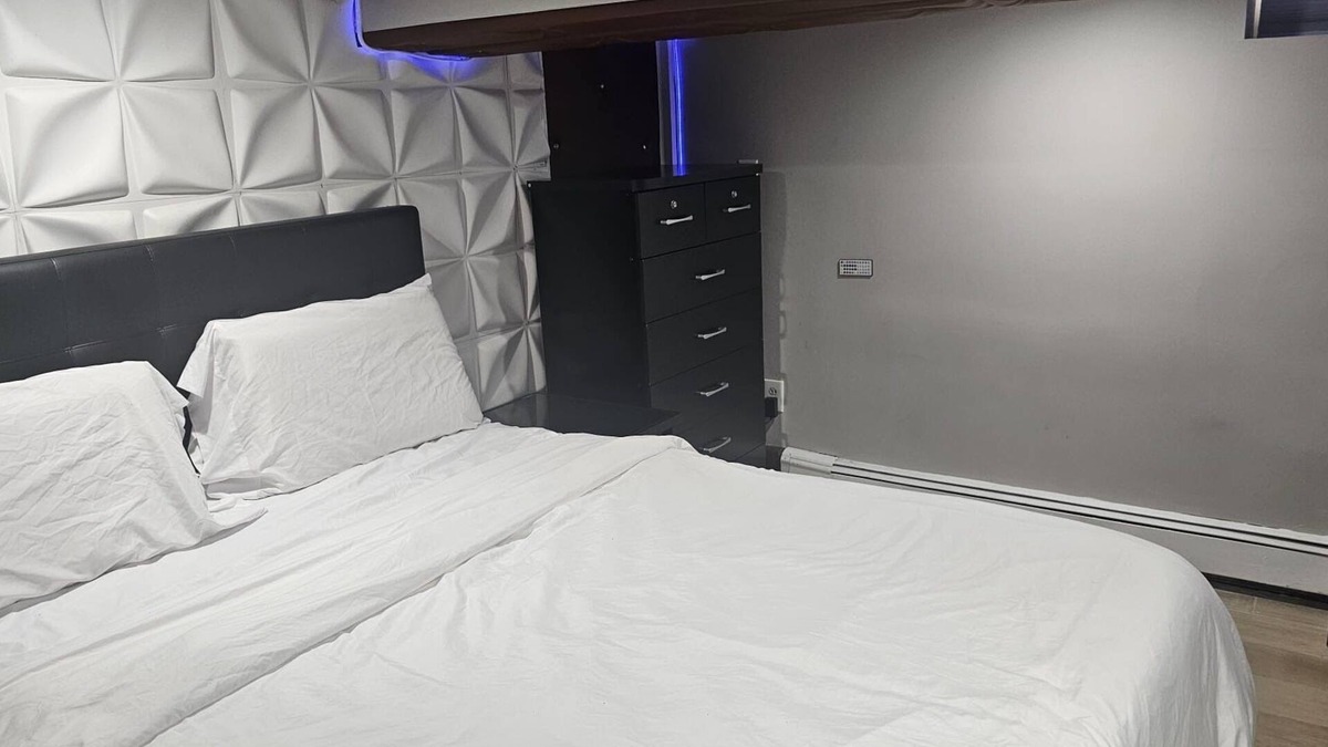 Hempstead House | Lofty Cozy Suite near Nassau Coliseum and Hofstra University