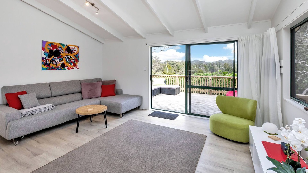 Paihia House | Lofty Te Haumi - Paihia Holiday Home