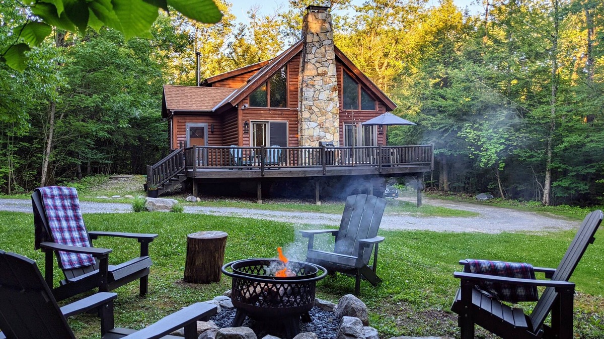 Stratton and Bromley Ski Areas Cabin | Log Cabin Escape Close to Skiing & Shops