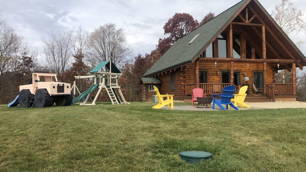 Sugarcreek Bed & Breakfast | Log cabin in Amish country