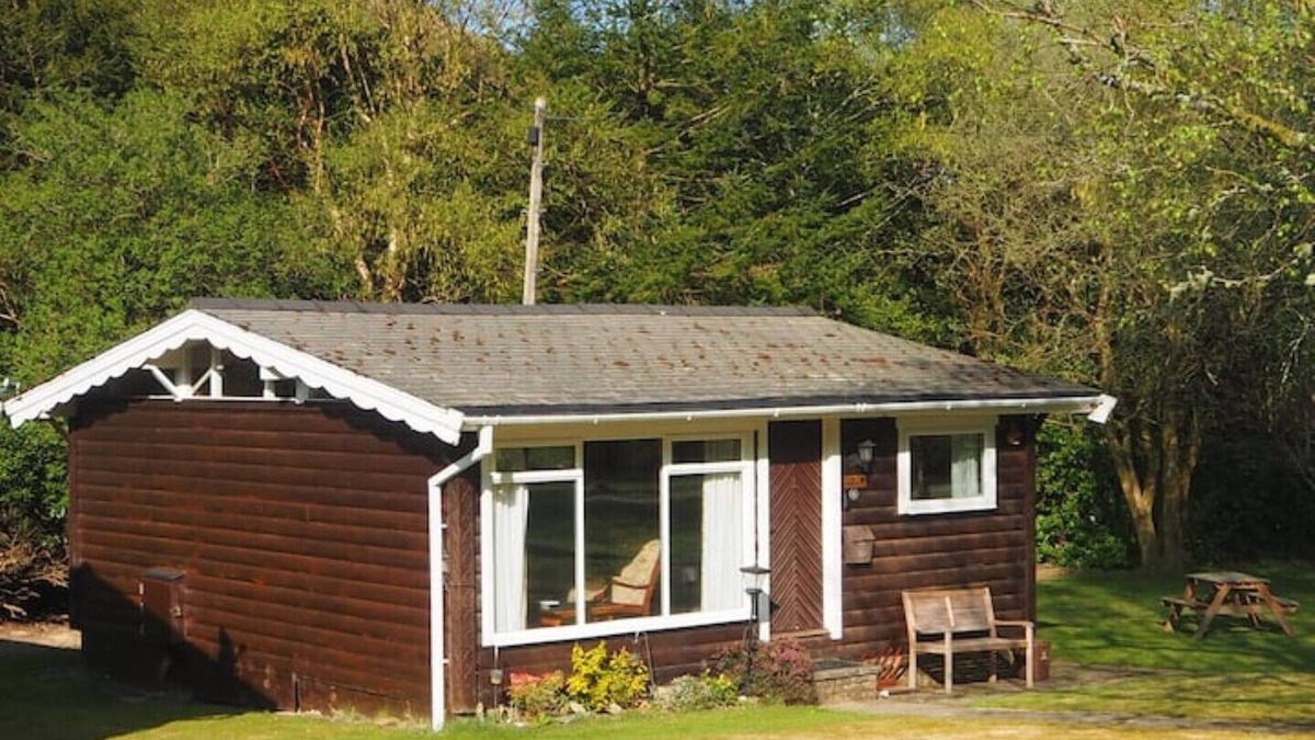 Dinas Mawddwy Cabin | Log cabin in stunning southern Snowdonia woodland.