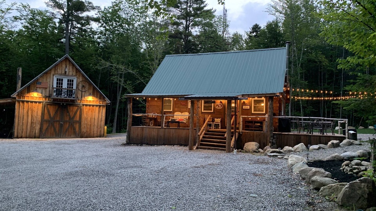 Rumney House | Log Cabin in the Woods