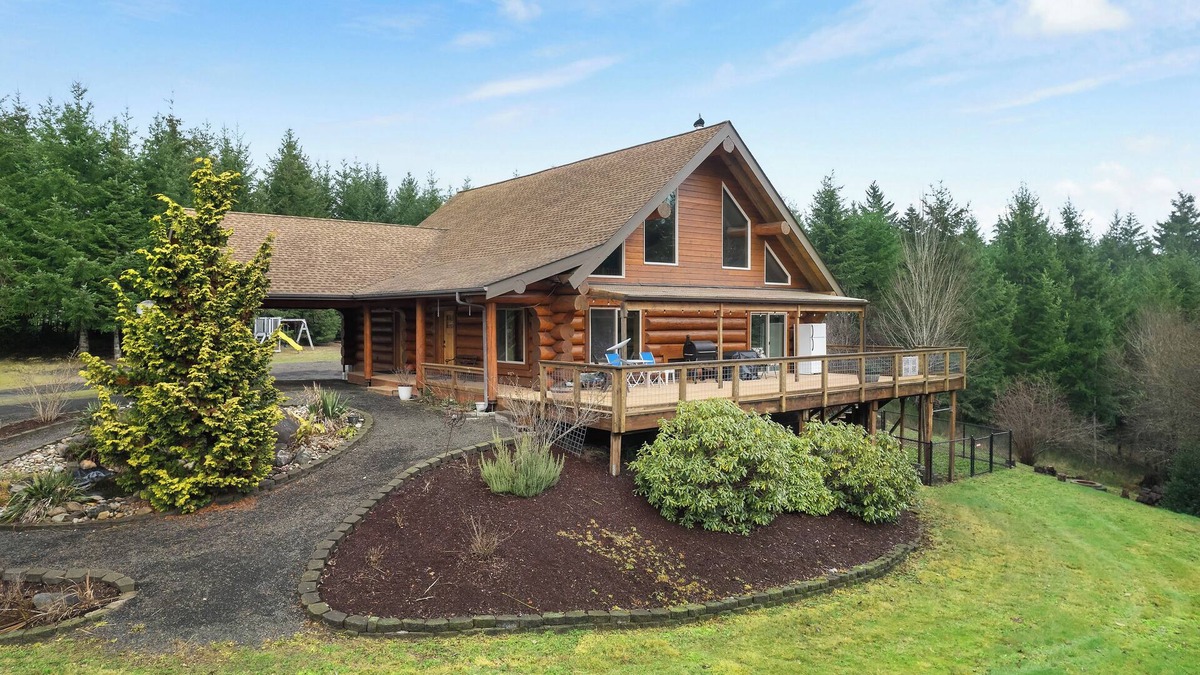 Shelton Cabin | Log Cabin in the Woods. On five acre lot in the woods pet friendly.
