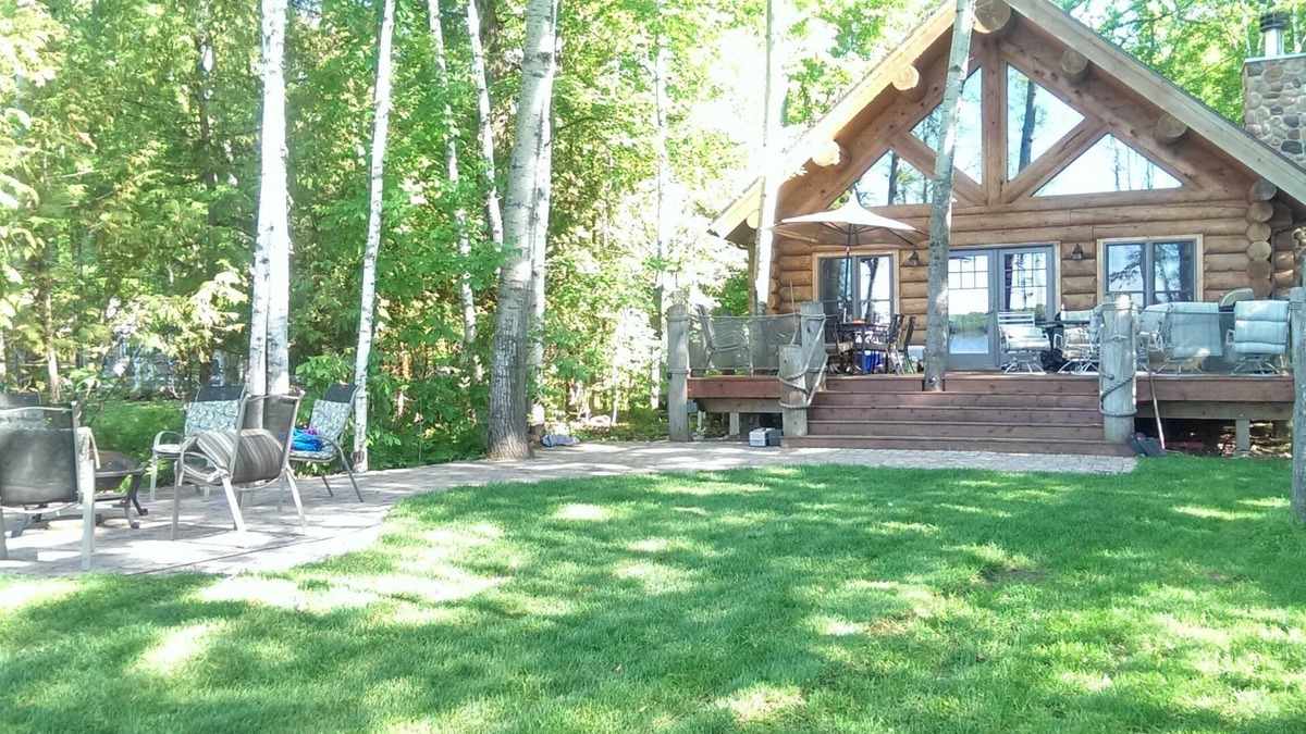 McGregor Cabin | Log Cabin living on beautiful Lake Minnewawa-call for LAST MINUTE AVAILABILITY