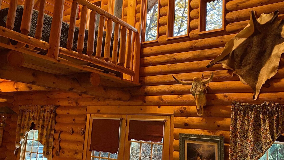 Harpers Ferry Cabin | Log Cabin next to the Mississippi River