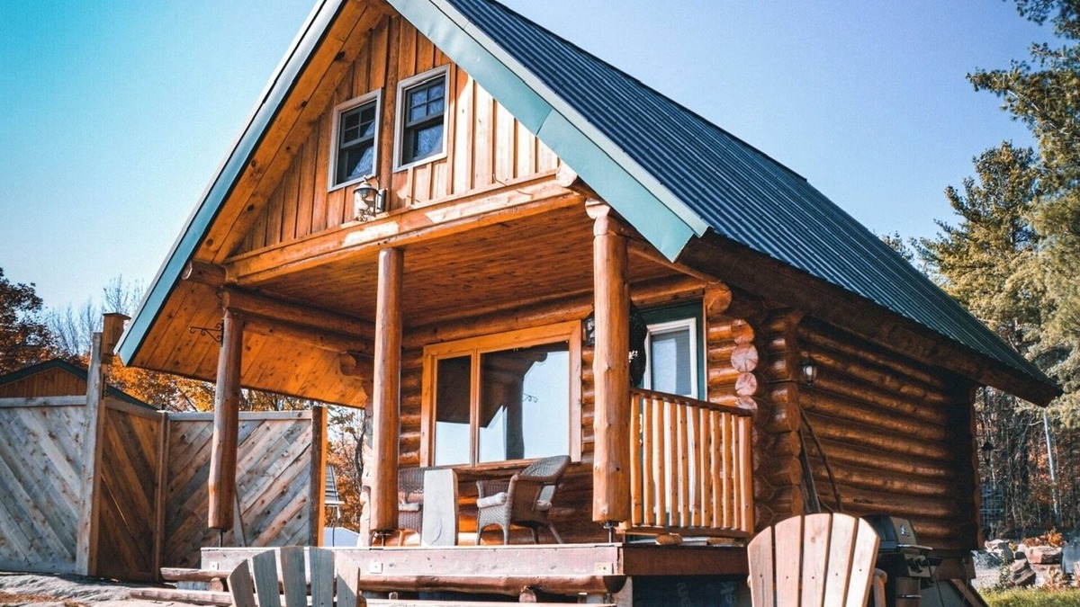 Gravenhurst Cabin | Log Cabin On the Lake B&B