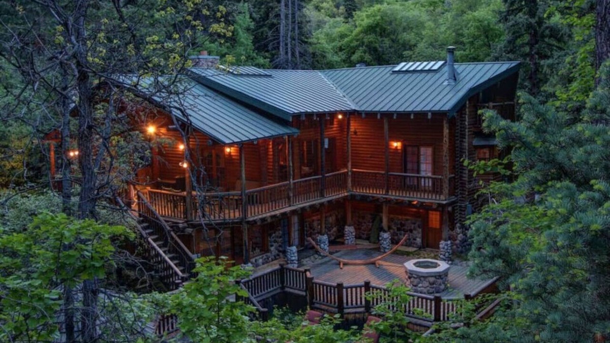 Sundance Cabin | Log Cabin On The Stream w/hot tub Mountain Cabins Utah