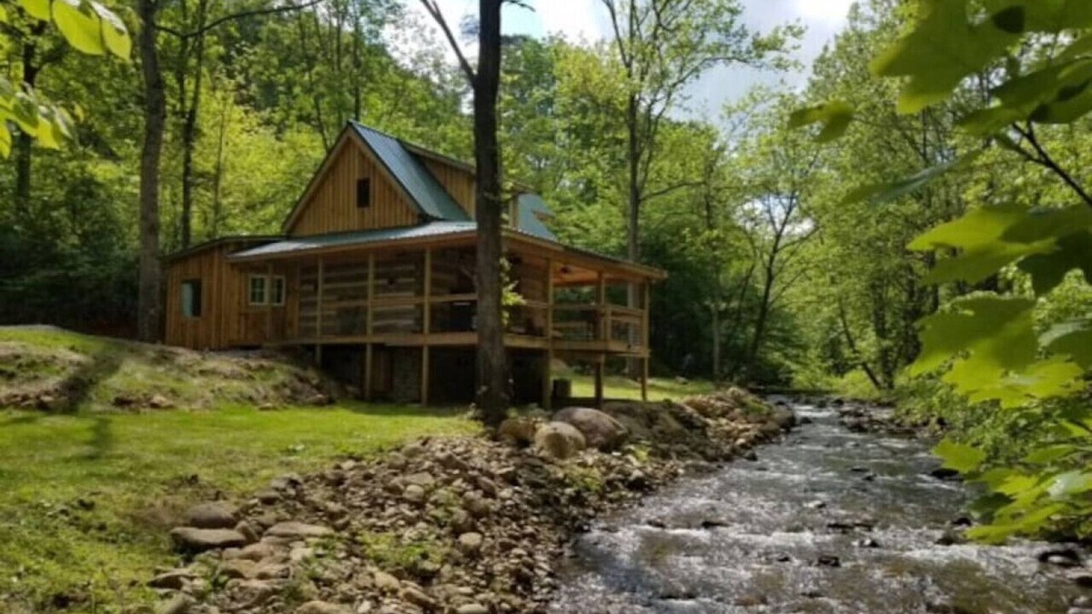 Stanardsville Cabin | Log Cabin on the River