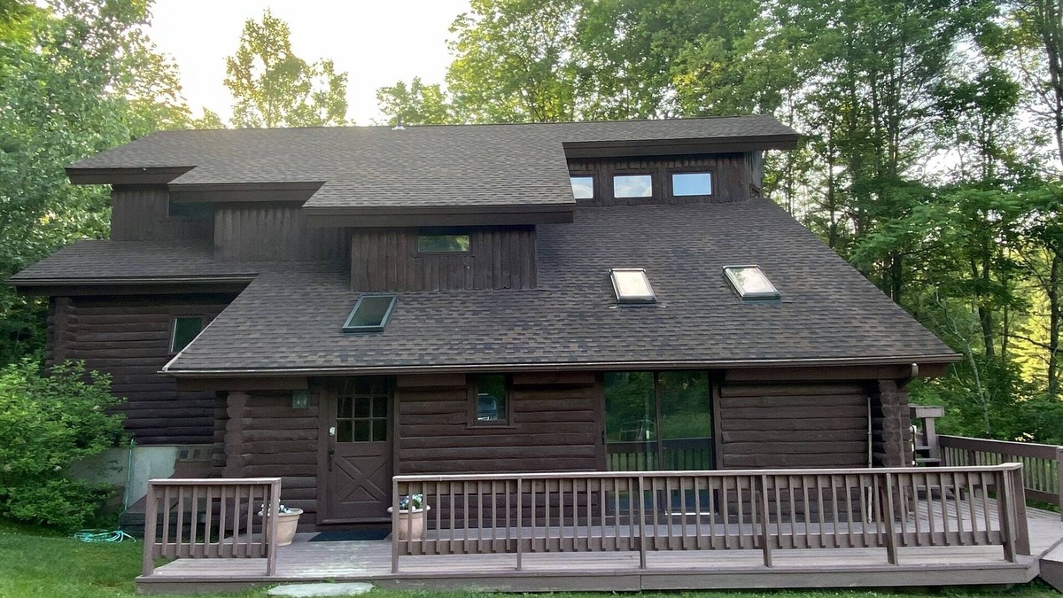Hartland Cabin | Log Cabin Retreat on 40 Acres