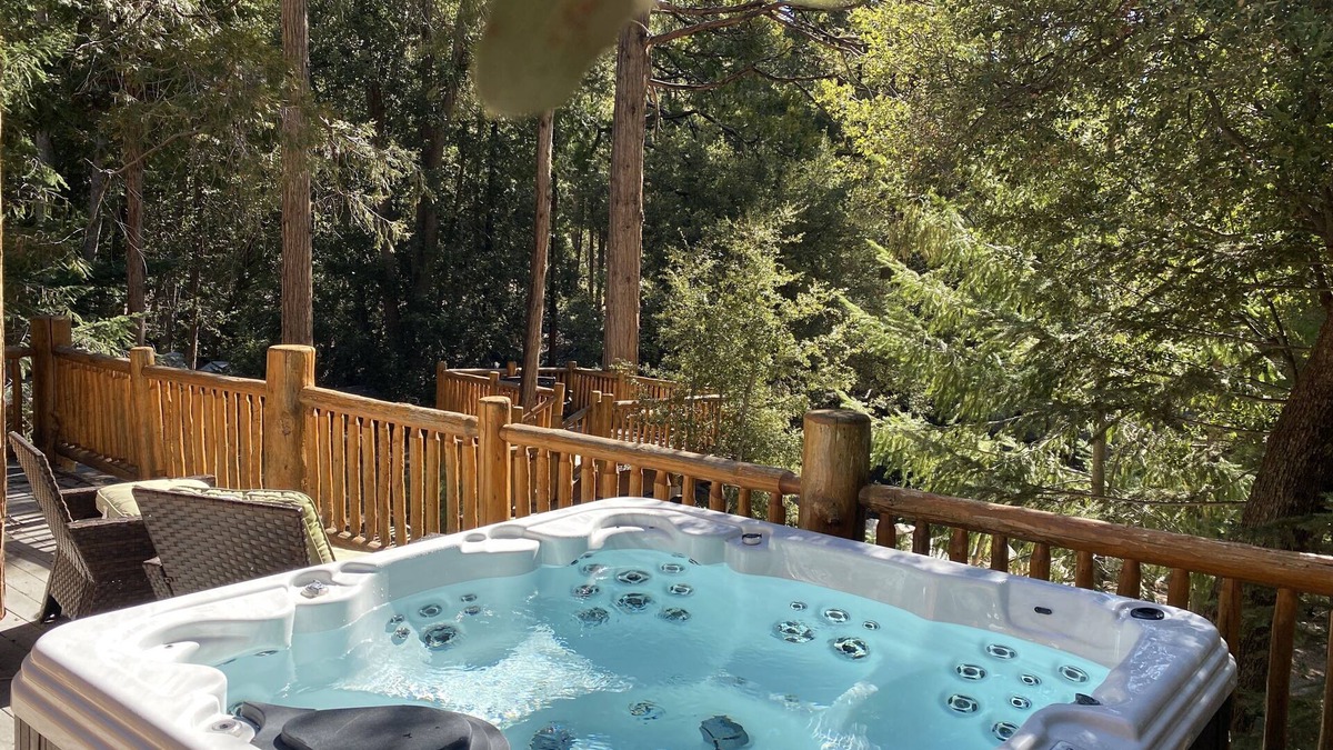 Fern Valley Cabin | Log Cabin w/King Suite, Hot tub with Beautiful Views, Seasonal Creek