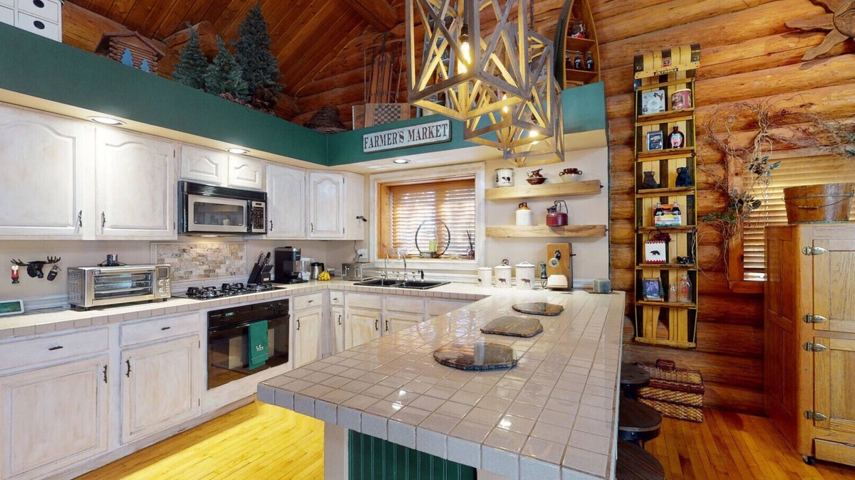 McHenry Cabin | Log Cabin with HGTV Style Backyard INCREDIBLE property