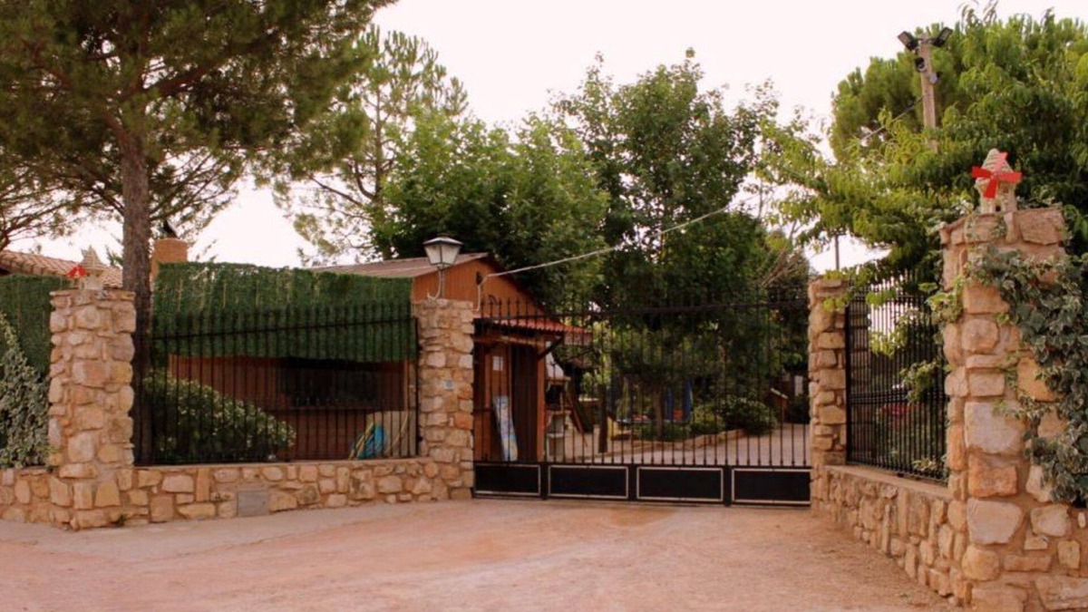 Ossa de Montiel House | Log Cabins Los Molinos, "San Pedro"