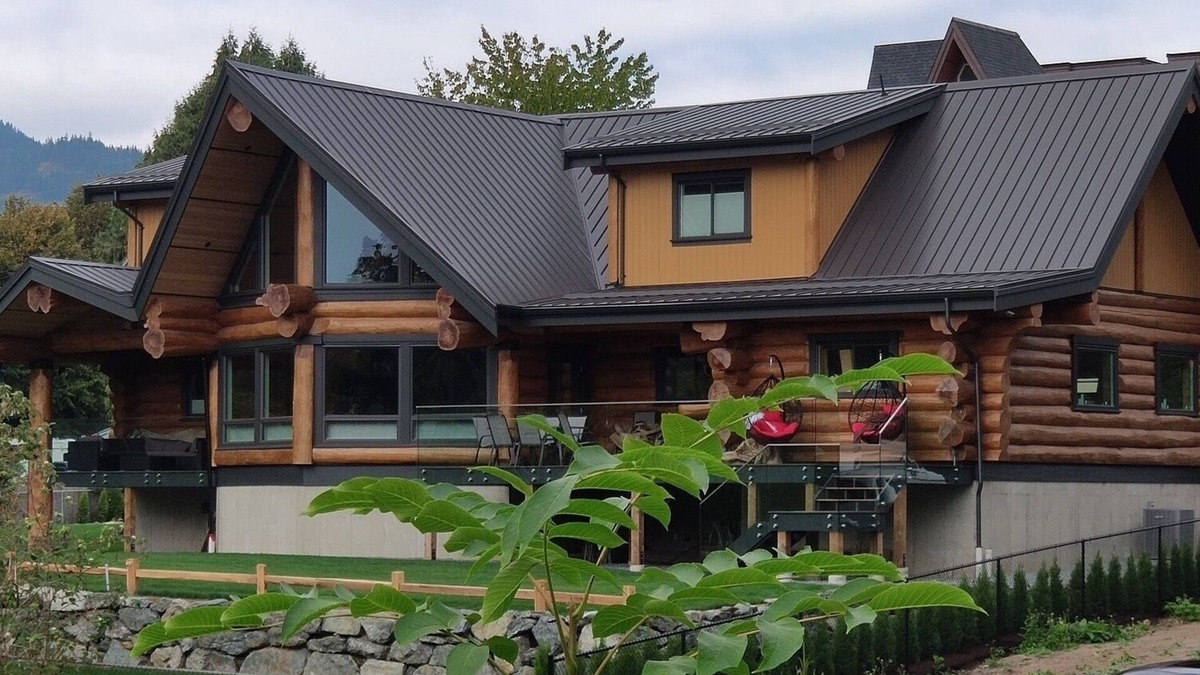 Harrison Hot Springs Ski Chalet | Log Home | 4 Bedrooms (7 Beds) | 2.5 Baths | Maximum 12 Guests