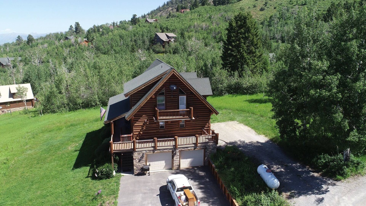 Star Valley Ranch House | Log home in the Mountains