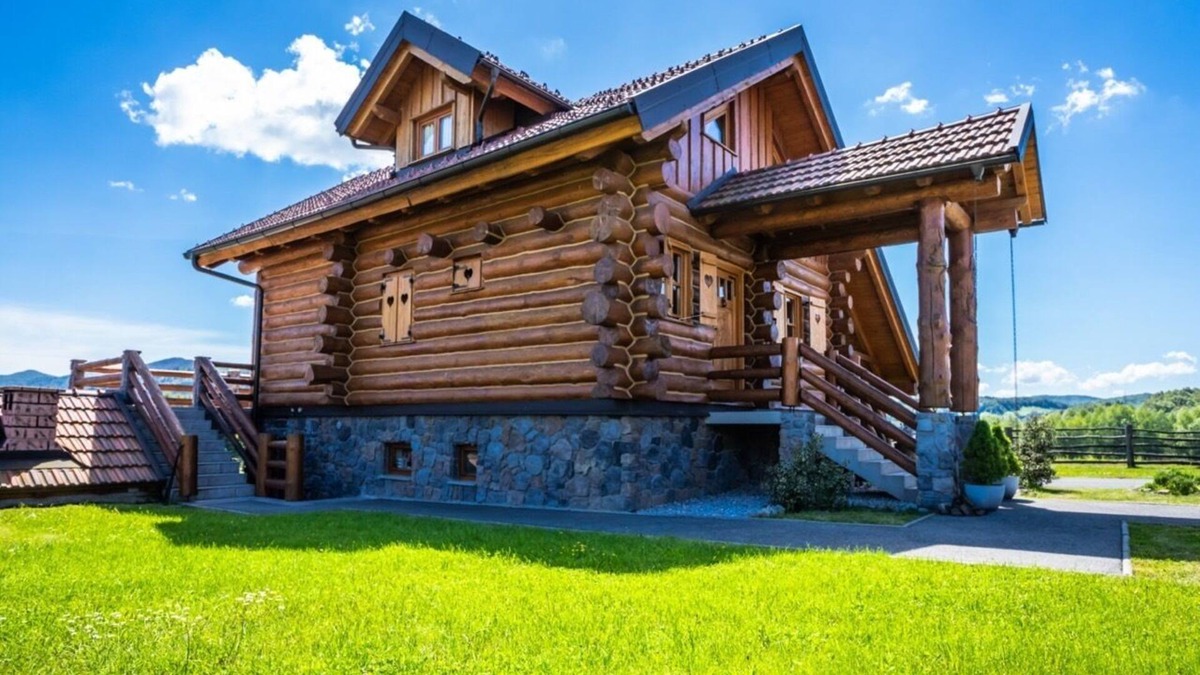 Ravna Gora Cottage | Log Home Mountain Mama - Charming Wooden Cottage with Wellness Amenities
