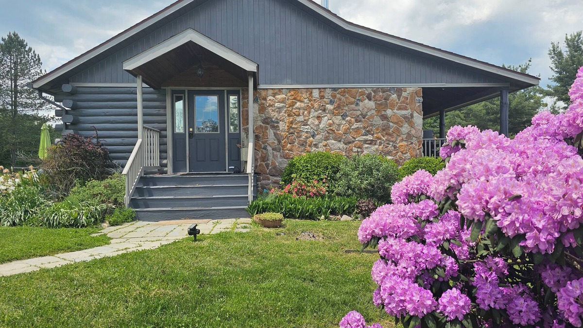 Millerton House | Log Home w/Mtn & Lake View- Central Air, Fiber Internet, Covered Porch, Firepit
