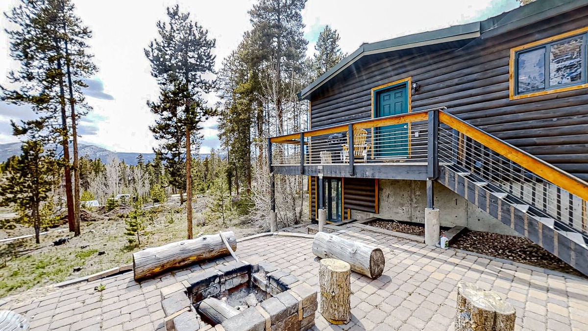Winter Park Highlands House | Log Home with Mountain Views, Firepit & Gas Fireplace - Quick Drive to Skiing