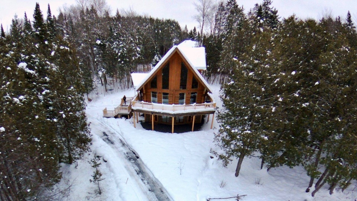 Orford Ski Chalet | Log house "Chalet du Bois Rond", newly renovated, eco-friendly