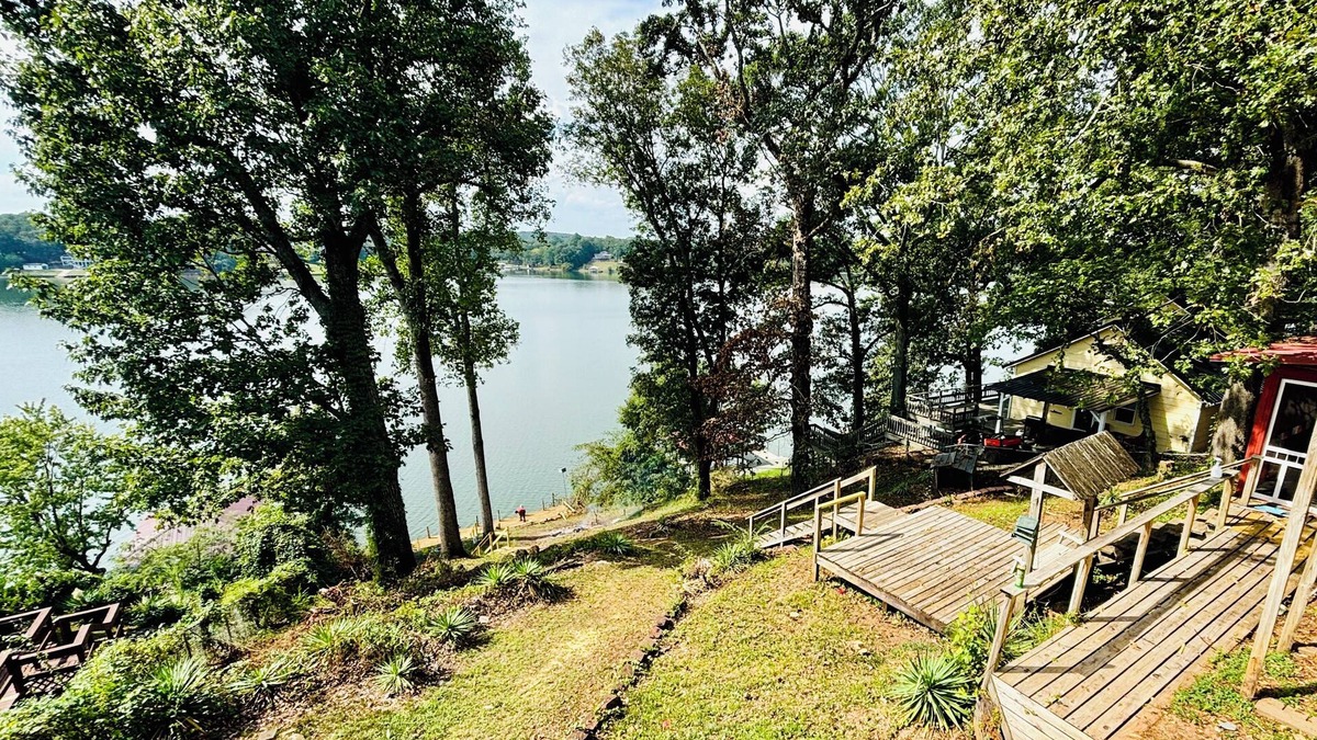 Stemley House | Logan Martin Lakefront Cabin