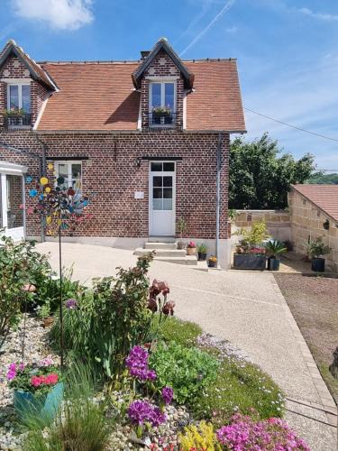 Elincourt-Sainte-Marguerite Apartment | Logement entier indépendant- 2 à 4 pers - Parking clos - Terrasse